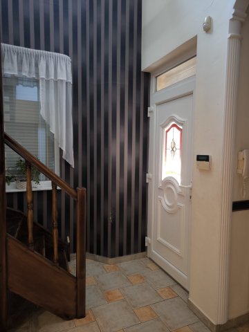 Eladó családi ház, Jászberényben 97.7 M Ft, 4 szobás