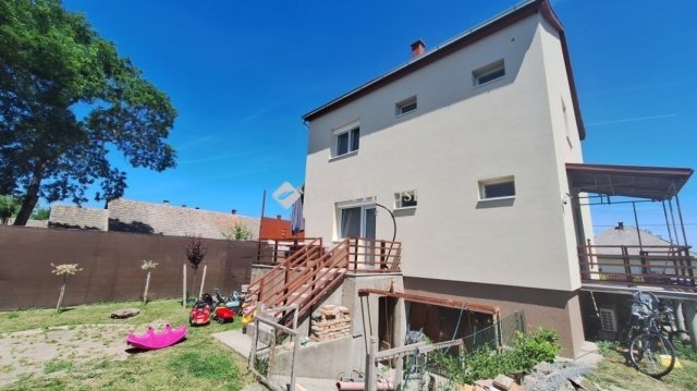 Eladó családi ház, Kálozon 59.9 M Ft, 7 szobás