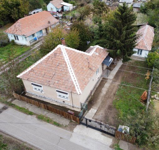 Eladó családi ház, Erdőtelken 10.9 M Ft, 2 szobás