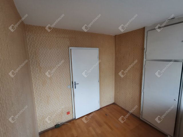 Eladó panellakás, Székesfehérvárott 50.99 M Ft, 4 szobás