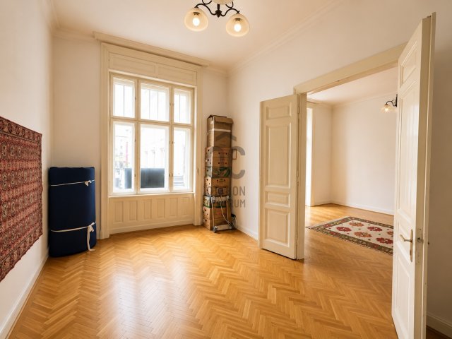 Eladó téglalakás, Budapesten, VIII. kerületben 106 M Ft