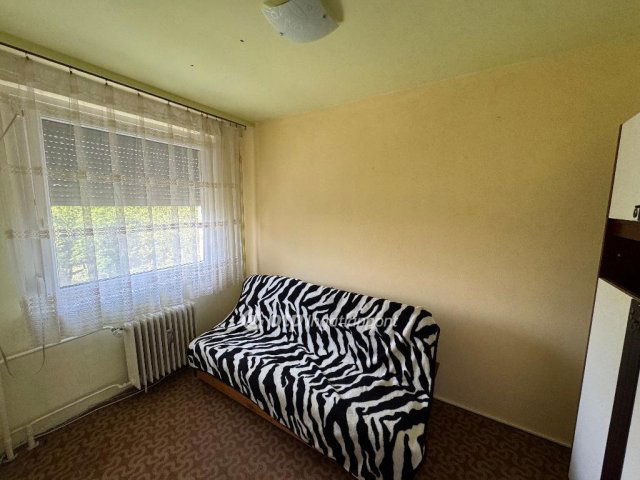 Eladó panellakás, Szegeden 57.9 M Ft, 2+2 szobás