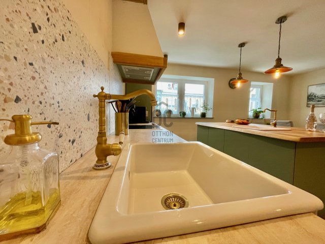 Eladó családi ház, Sopronban 114.9 M Ft, 5 szobás