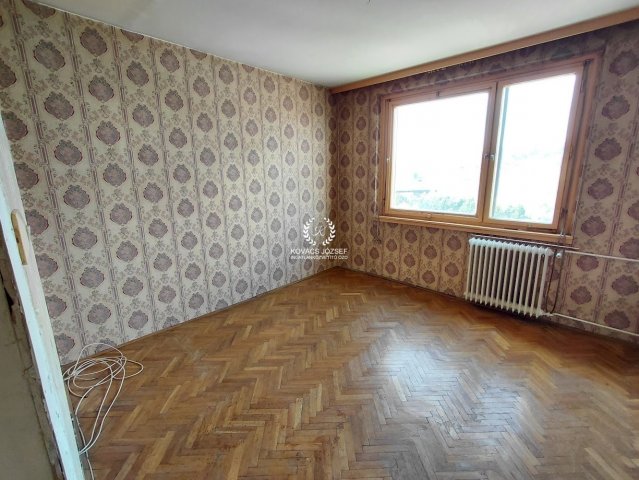 Eladó panellakás, Ózdon, Nemzetőr úton 10.7 M Ft, 2+1 szobás