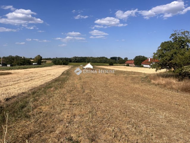 Eladó telek, Pázmándfalun 34.9 M Ft / költözzbe.hu
