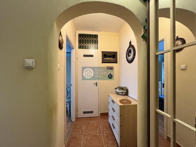 Eladó panellakás, Kazincbarcikán 26.9 M Ft, 2 szobás