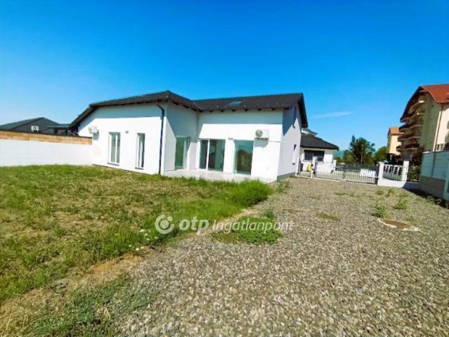 Eladó családi ház, Gyöngyösön 80.5 M Ft, 3+1 szobás