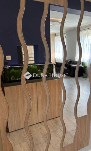 Eladó családi ház, Csömörön 123.9 M Ft, 3 szobás