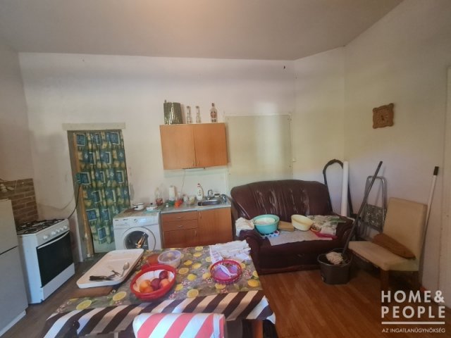 Eladó családi ház, Hódmezővásárhelyen 37 M Ft, 2 szobás