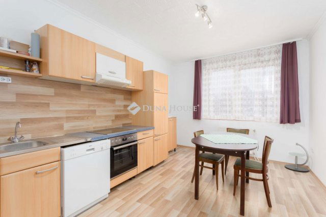 Eladó családi ház, Bezenyén 84.9 M Ft, 4 szobás