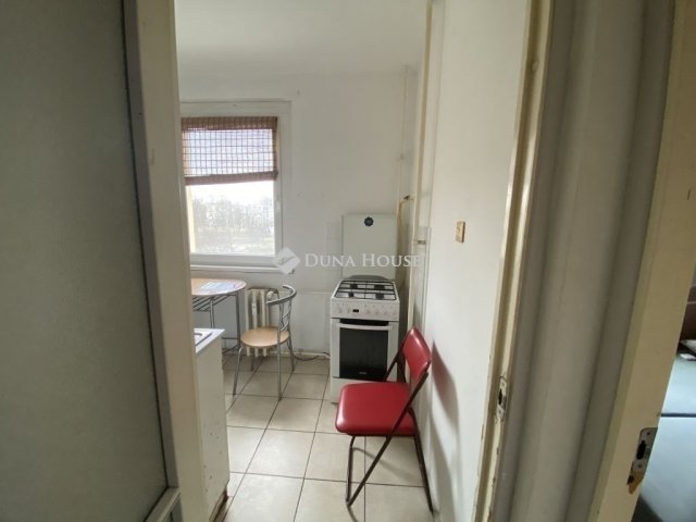 Eladó panellakás, Szegeden 49 M Ft, 3 szobás