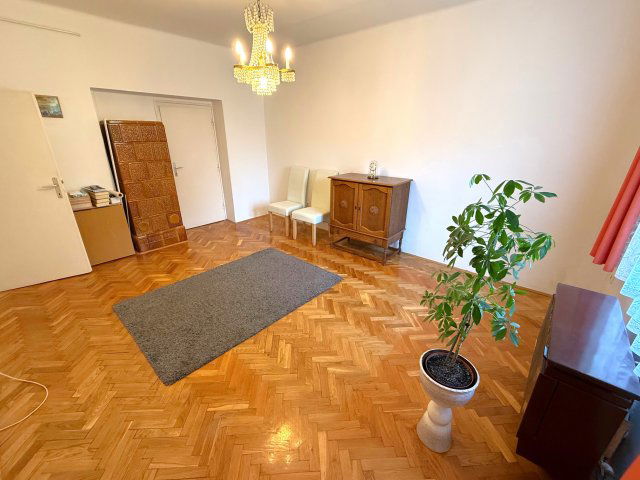 Eladó téglalakás, Pécsett, Feketegyémánt téren 24.9 M Ft
