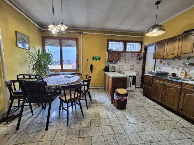 Eladó családi ház, Szigetváron 50 M Ft, 4 szobás