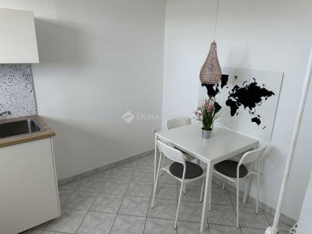 Kiadó téglalakás, albérlet, Kecskeméten 140 E Ft / hó