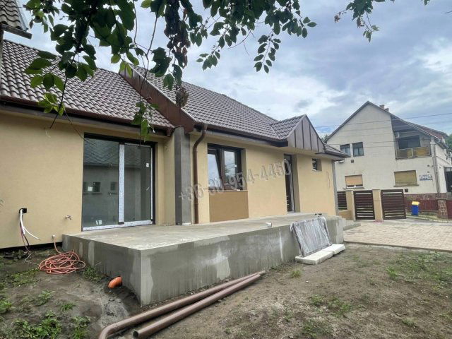 Eladó ikerház, Pécelen 84.9 M Ft, 3 szobás