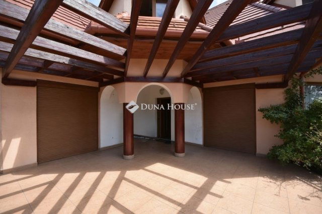 Eladó családi ház, Érden 236 M Ft, 6 szobás