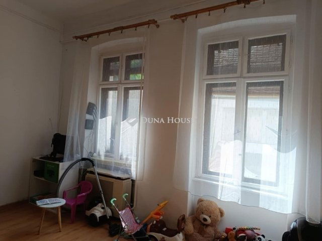 Eladó téglalakás, Vácon 46.5 M Ft, 2 szobás