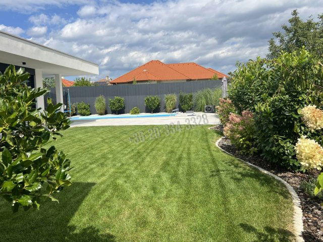 Eladó családi ház, Csömörön 439.9 M Ft, 4 szobás