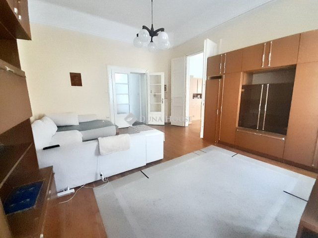 Eladó téglalakás, Budapesten, VI. kerületben 120 M Ft