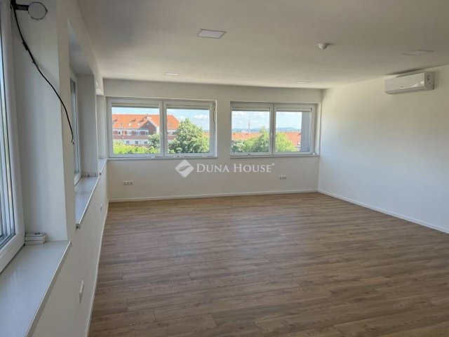 Kiadó iroda, Pécsett 159 E Ft / hó / költözzbe.hu