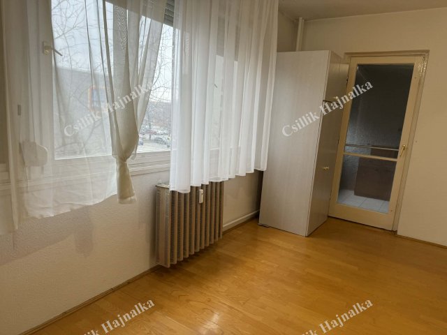 Eladó panellakás, Szolnokon, Ady Endre úton 34.9 M Ft, 1+1 szobás