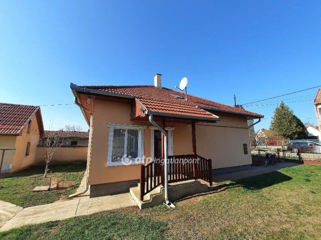 Eladó családi ház, Városföldön 62 M Ft, 2 szobás