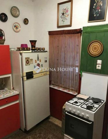 Eladó téglalakás, Tésen 10 M Ft, 1 szobás