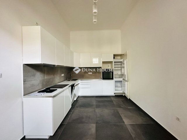 Eladó téglalakás, Budapesten, VIII. kerületben 109 M Ft