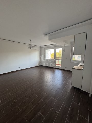 Eladó panellakás, Budapesten, III. kerületben 82 M Ft, 1+2 szobás