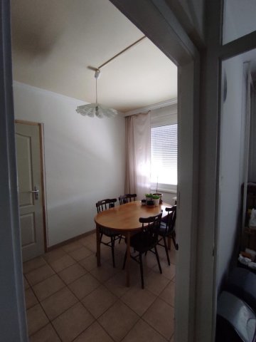 Eladó panellakás, Debrecenben 61.9 M Ft, 4 szobás