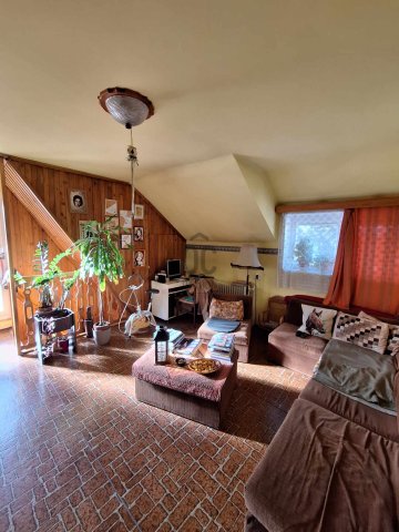 Eladó családi ház, Esztergomban 79 M Ft, 6 szobás