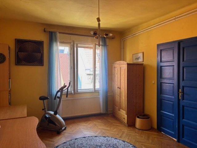 Eladó téglalakás, Pécsett 65.5 M Ft, 3 szobás