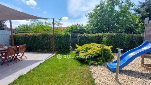 Eladó családi ház, Szentesen 96.5 M Ft, 5 szobás