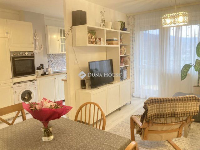 Eladó panellakás, Budapesten, III. kerületben, Harang utcában