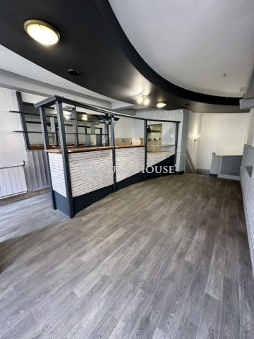 Kiadó üzlethelyiség, Zalaegerszegen, Kossuth Lajos utcában