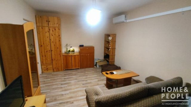 Eladó téglalakás, Szegeden 43.5 M Ft, 2 szobás