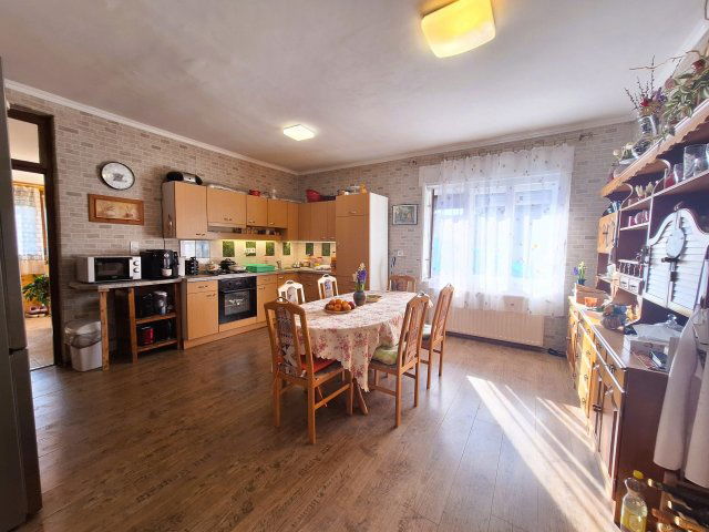 Eladó családi ház, Devecseren 37 M Ft, 2 szobás