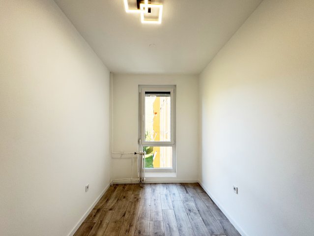 Eladó panellakás, Pécsett 38.9 M Ft, 1+1 szobás