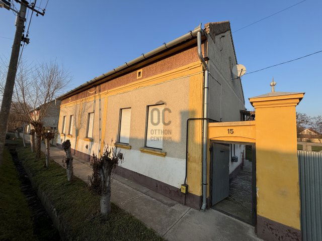 Eladó családi ház, Hajdúszováton 22 M Ft, 3 szobás