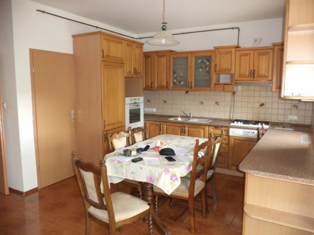 Eladó sorház, Székesfehérvárott 89.7 M Ft, 5 szobás