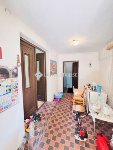 Eladó családi ház, Pécsett 7.9 M Ft, 1 szobás