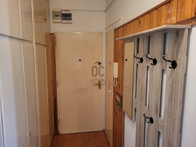 Eladó panellakás, Pécsett 54 M Ft, 2 szobás