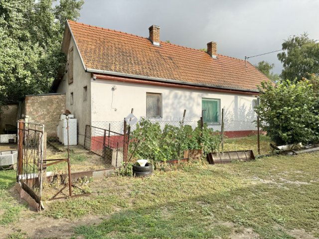 Eladó családi ház, Madocsán 32 M Ft, 2 szobás
