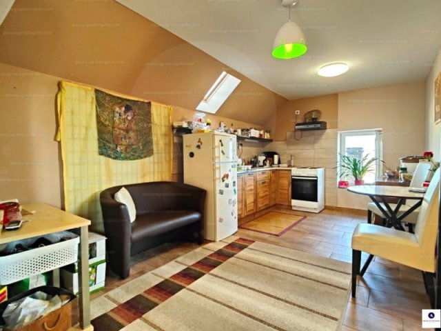 Eladó téglalakás, Pécsett 49 M Ft, 2 szobás