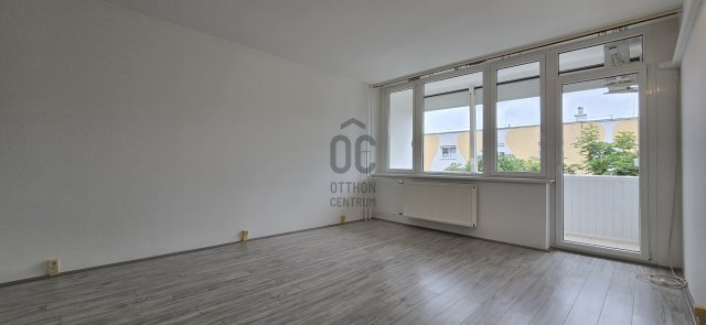 Eladó panellakás, Pakson 41.9 M Ft, 2 szobás
