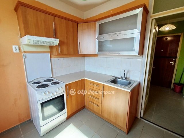 Eladó panellakás, Mohácson 30.5 M Ft, 2 szobás