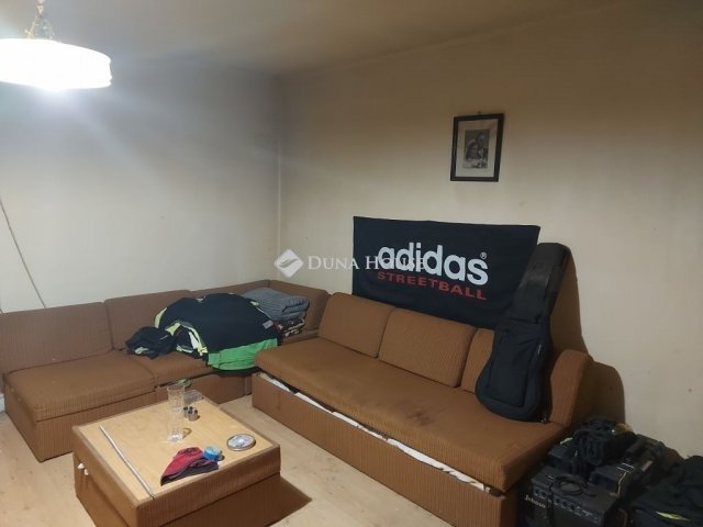 Eladó családi ház, Pécelen 62 M Ft, 4 szobás