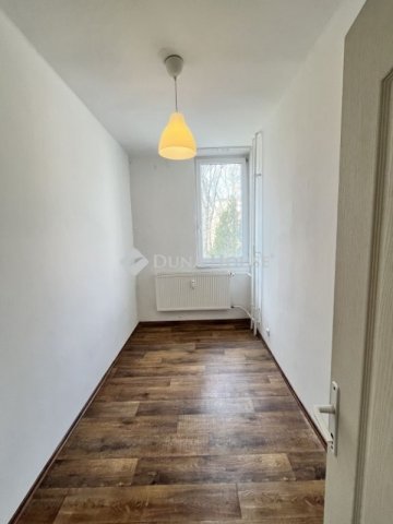 Eladó téglalakás, Várpalotán 36.9 M Ft, 3 szobás