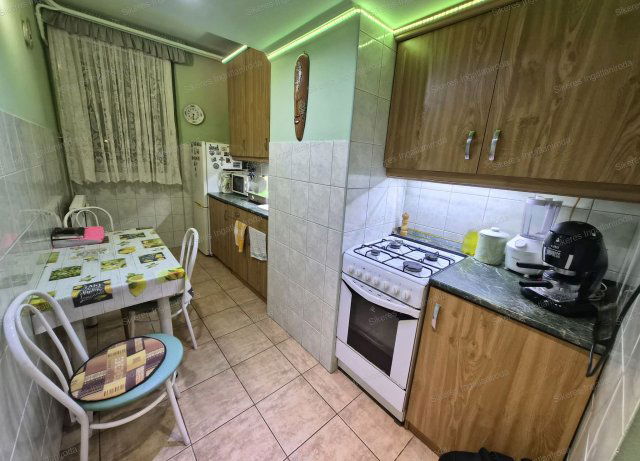 Eladó téglalakás, Tatabányán 36.99 M Ft, 1 szobás