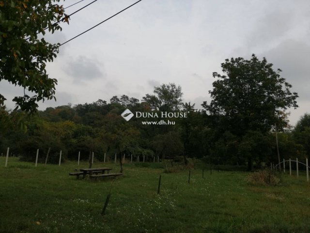 Eladó üzlethelyiség, Mecseknádasdon 39.8 M Ft